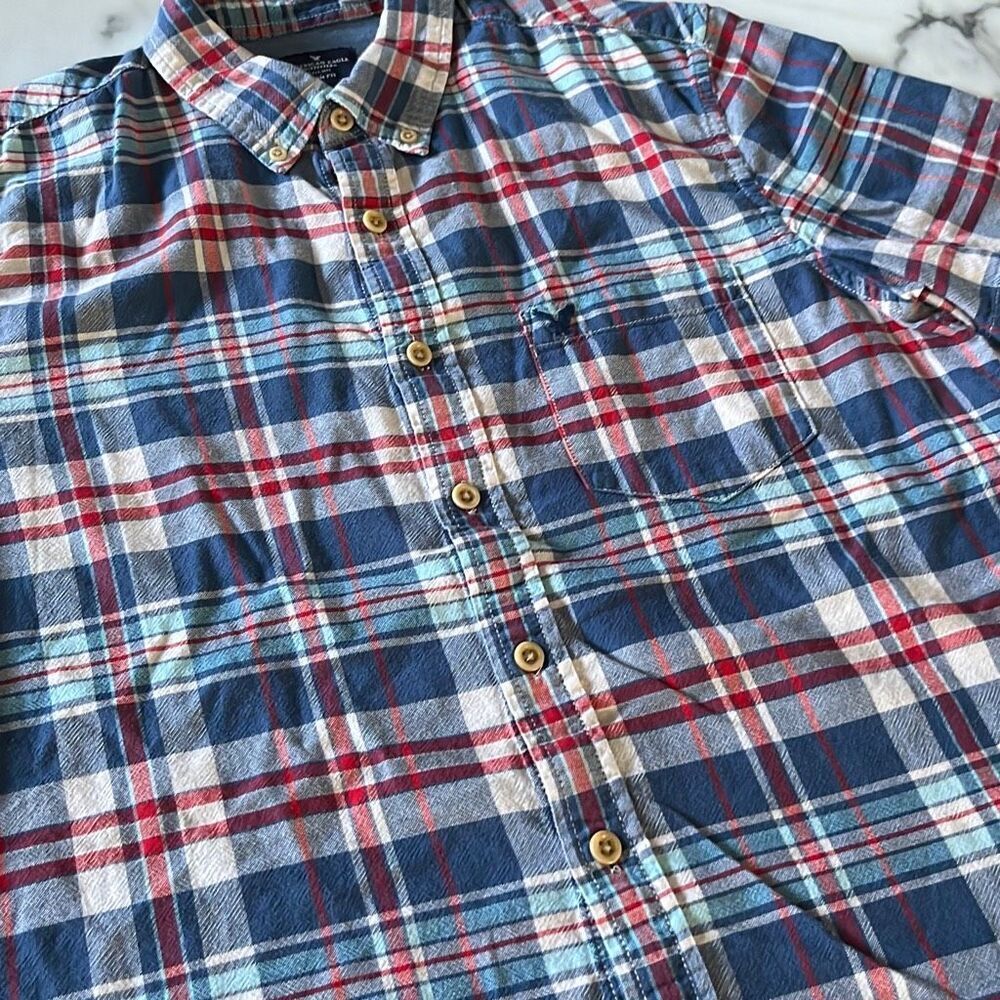 American Eagle Short Sleeve Button Down Tagged L Fits Medium